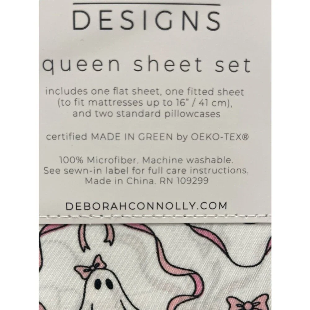 Deborah Connolly Designs Plush Queen Blanket - White with Pink Ghosts & Bows